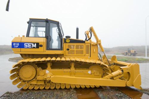 SEM816LGP Swamp Bulldozer for Wetland Application