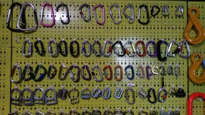 Black Color Steel 2T Capacity Carabiner