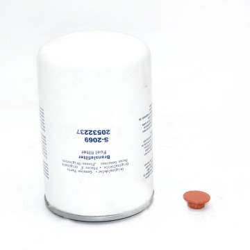 Water and coolant filters for various Volvo Truck models including 1661964, 1699826, 1699830, 16619645, 16998304, 16998307, 20532237, 21192875 and WF2096