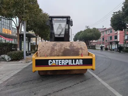 Caterpillar CS683 CS583 Road Roller Compactors for Sale