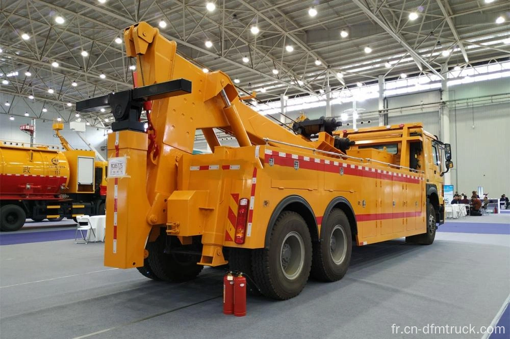Toute nouvelle dépanneuse HOWO camion de remorquage du chariot de la route  de la capacité de 25 tonnes démolisseur chariot - Chine Dépanneuse chariot,  chariot