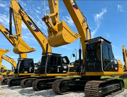 Robust Caterpillar 360 Excavator Machine