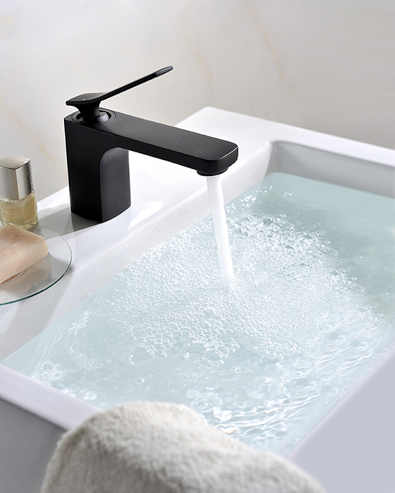 Single Handle Bathroom Faucet