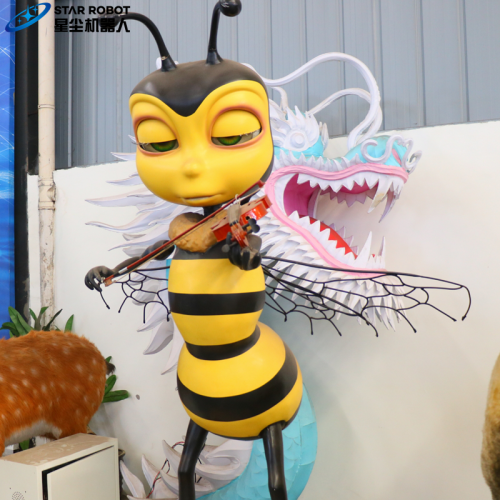 Bee Animatronic Play the Violin Performance