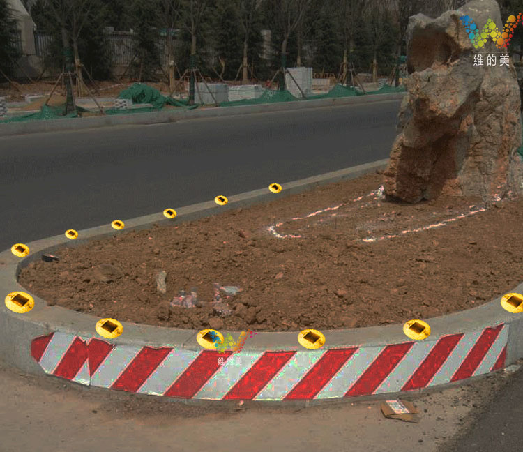 Custom-solar-led-plastic-road-stud_01