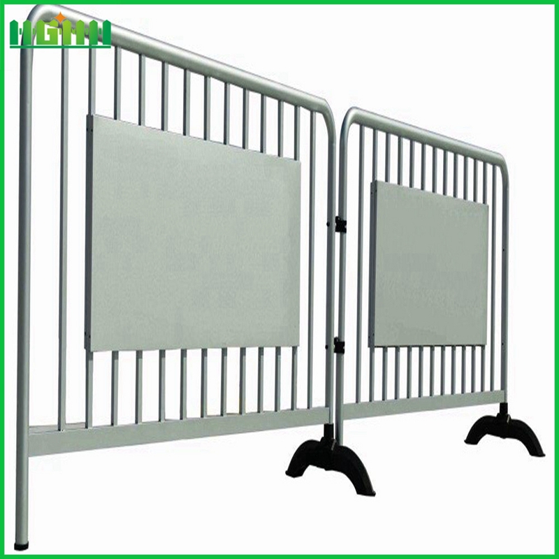 Crowd control fence panels