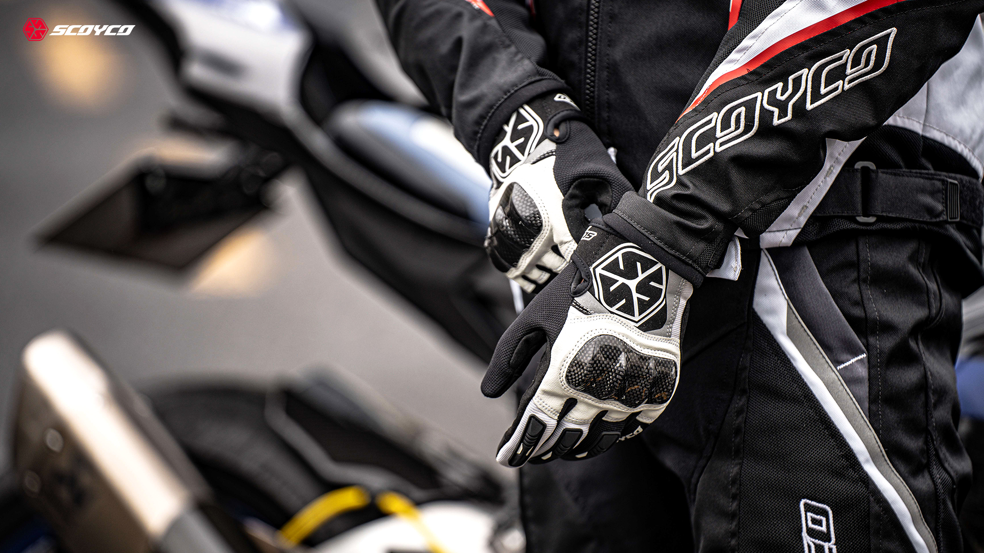 touchscreen anti-slip motorcycle gloves