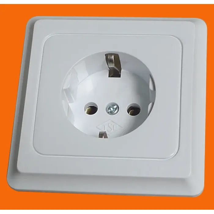 Розетка для скрытого монтажа, 16А (F7010)