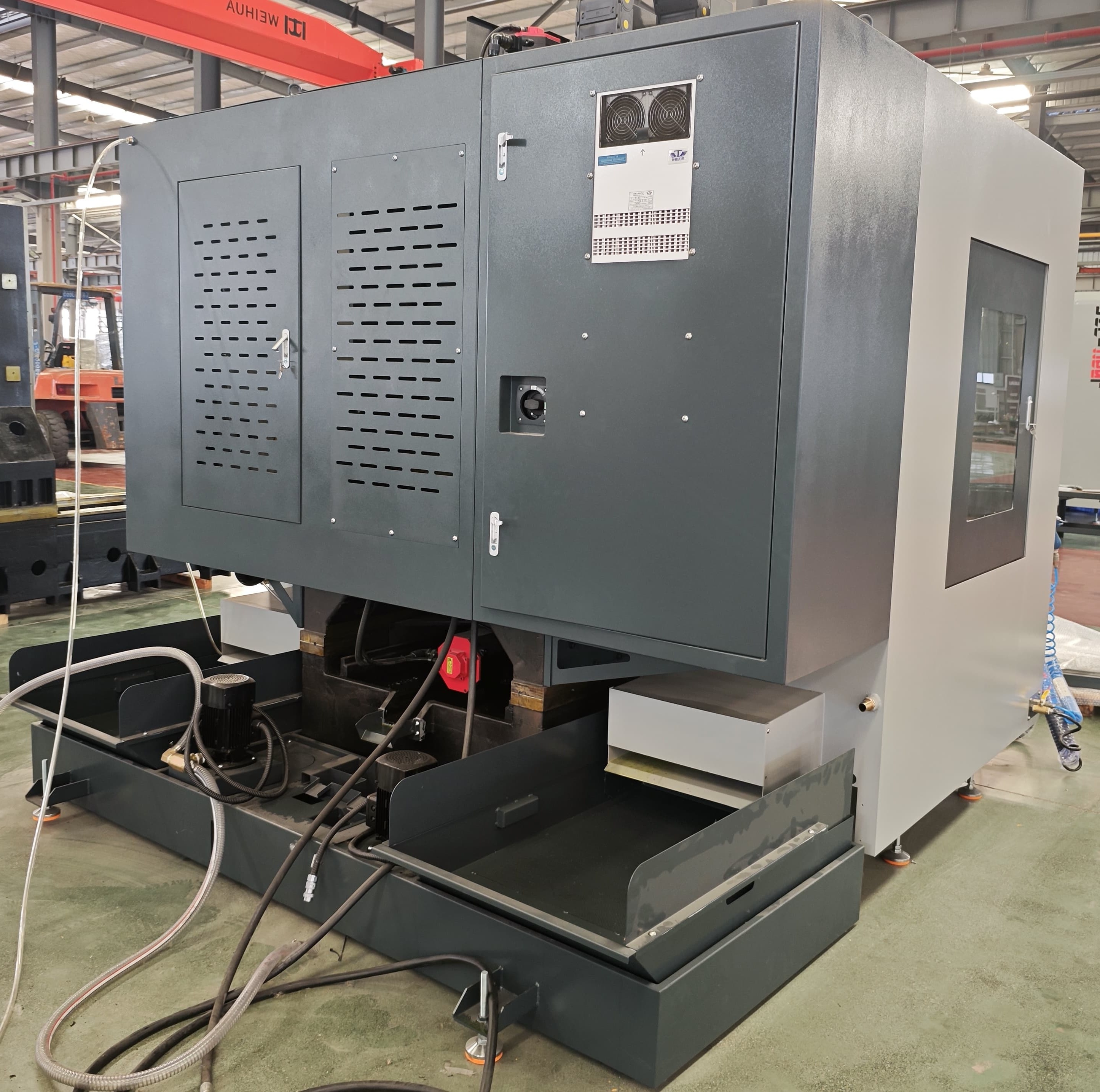 Efficient Vertical Machining Center