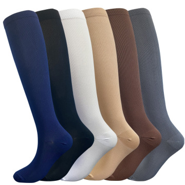 Chaussettes de compression de haute qualité pour hommes et femmes: idéal pour les infirmières, l'équipe de conduite et les voyageurs