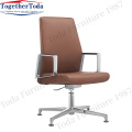Классический кожаный офисный стул средней спины для офиса