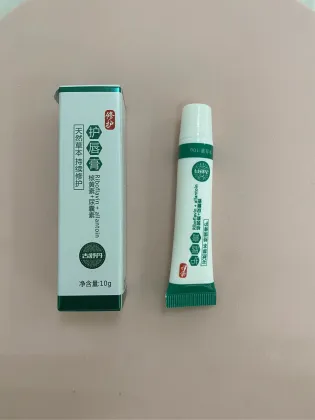 oem private label balm container lip container