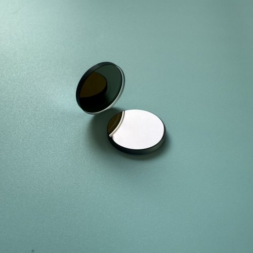 Espelhos dielétricos multicamadas de banda larga