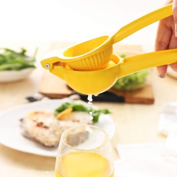 Professional Lemon Squeezer: Manual Hand Juicer with Ergonomic Aluminum Alloy Design for Efficient Citrus Extraction