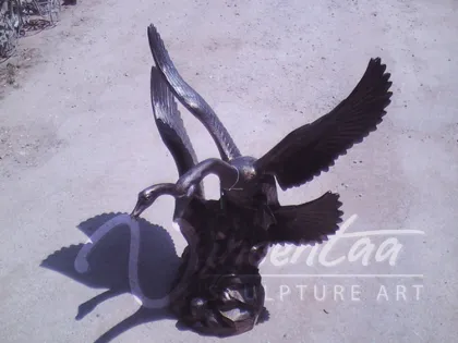 outdoor sculpture decorative garden statue bronze swan