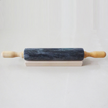 Mattarello in marmo pietra nera con manico in legno