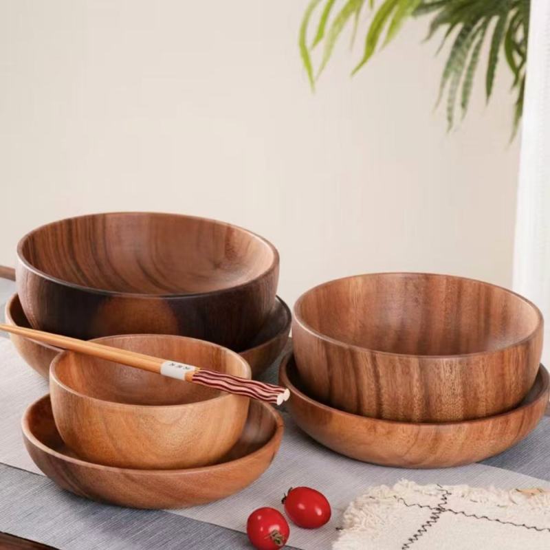 Natural Wood-Hued Tableware with Distinctive Grain Patterns