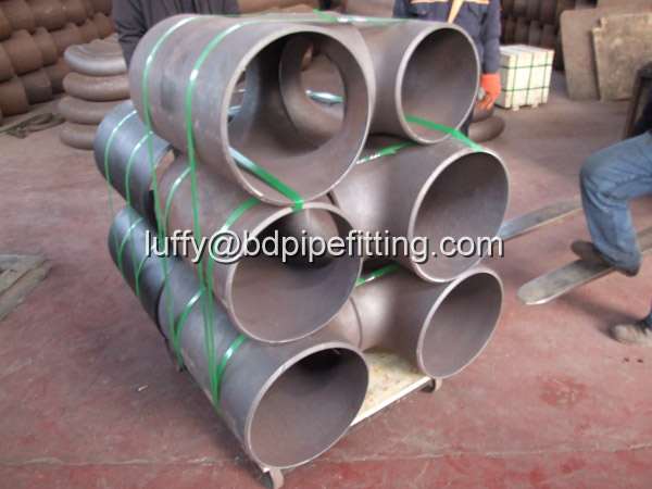 Alloy pipe fitting (172)