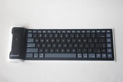 Flexible Bluetooth Keyboard For Windows / Xp / Vista / Win7 / Mac / Apple Tablet Pc