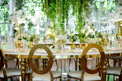 Modern High-Quality Glass Top S Shape Wedding Dining Table