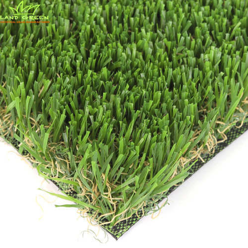 Синтетический газон Astro turf для садового ландшафтного дизайна.