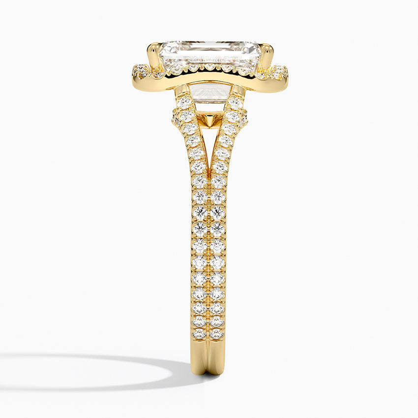 Direktang Side Profile ng Split Shank Emerald Diamond Engagement Ring