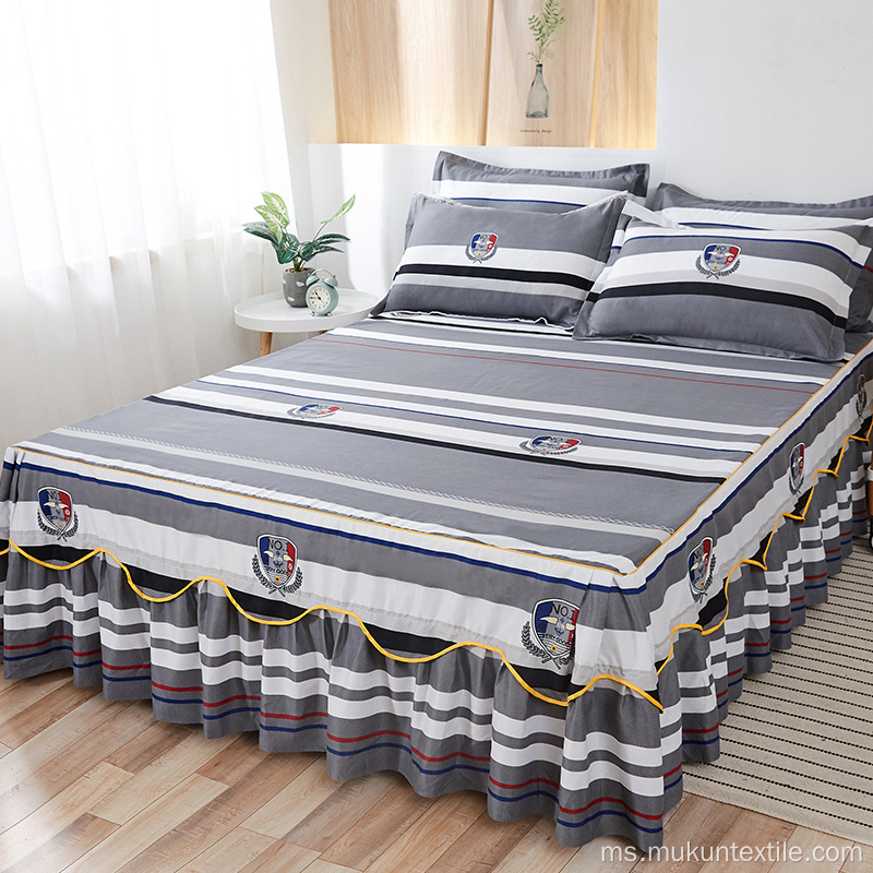 Katil katil tersuai yang ditetapkan dengan skirt katil yang sepadan dengan renda