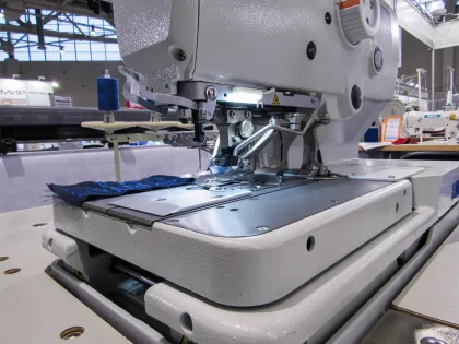 Siruba BH9820 Direct-drive Programmable Eyelet Button Sewing Machine