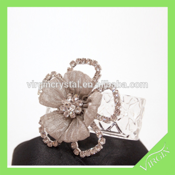 Custom metal flower with crystal napkin ring for wedding favor wholesale