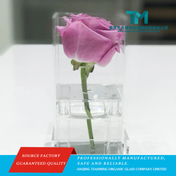Rosa preservada de luxo em caixa de acrílico transparente