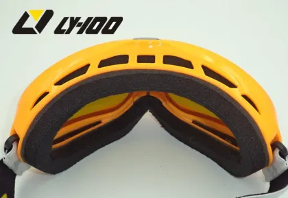 anti-fog ski goggles