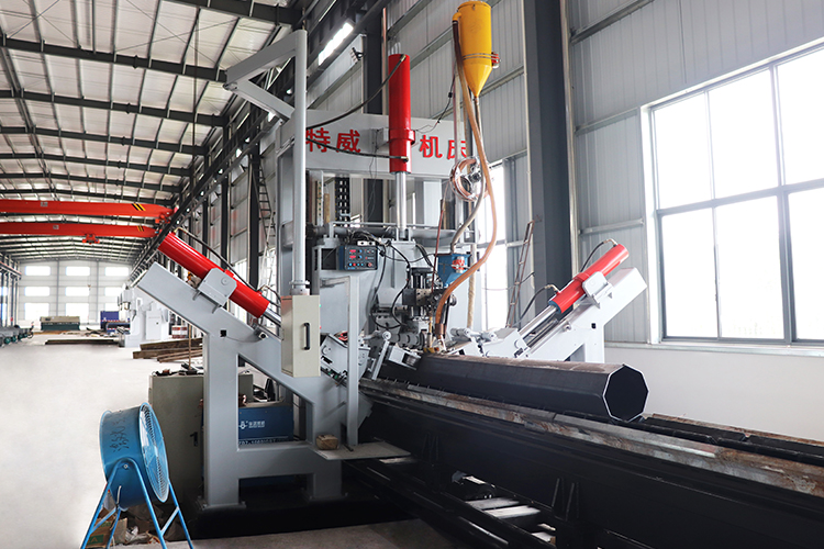 Automatic Welding And Seaming Integrated Machine