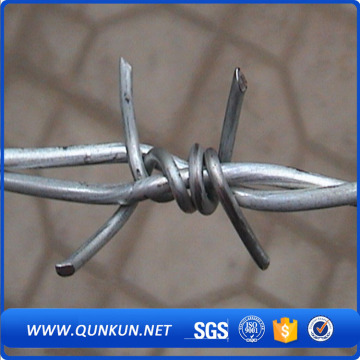 Galvanized iron barbed wire mesh fence