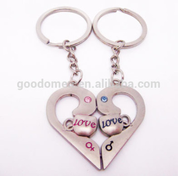 Copper plated souvenir metal broken heart shaped keychain