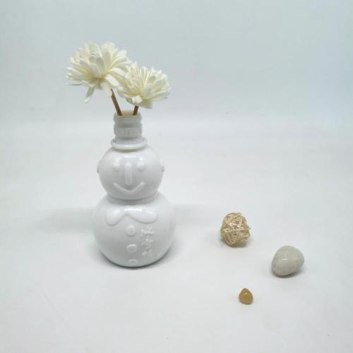 Aromatherapy Opal Glass Bottle Snowman Bottle for Aromatherapy Factory