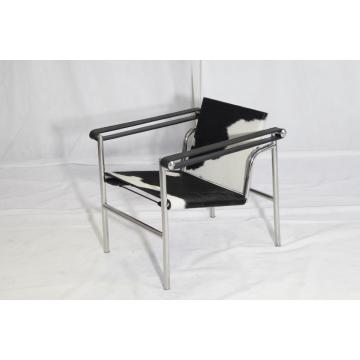 Kožená sedací židle Le Corbusier LC1