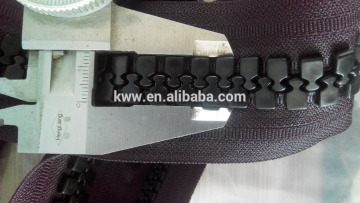 cerniera in plastica a catena lunga con cerniera lunga vislon nera