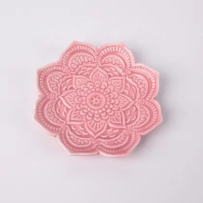 Leaf-Shaped Ceramic Jewelry Display Plate
