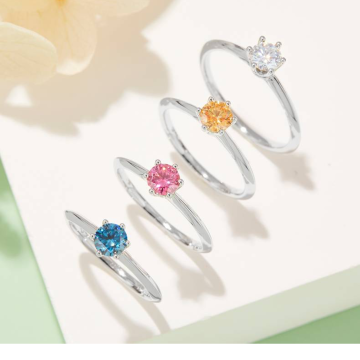 Trendy Six Prongs Moissanite Silver Engagement Ring - New Arrival 0.5ct