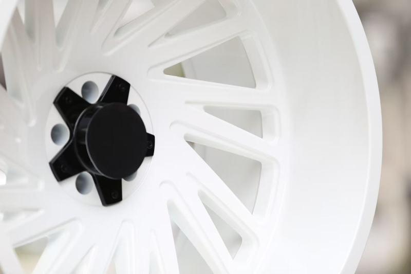 Bright white fully painted 24-inch wheel rim