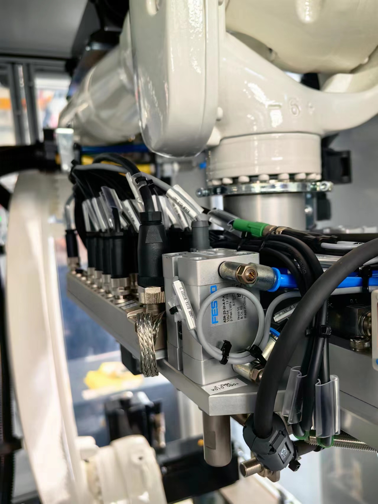 What is an industrial Connector What is an industrial Connector