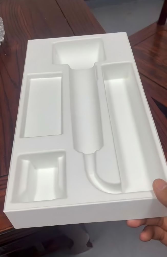 Inner trays for digital electronic product packaging