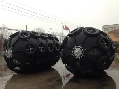 Yokohama Rubber Fender with Tyres&Chains