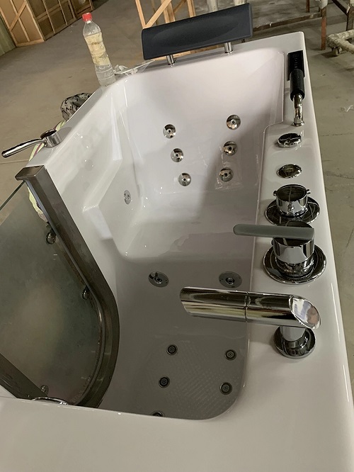 Whirlpool massage elderly Tub