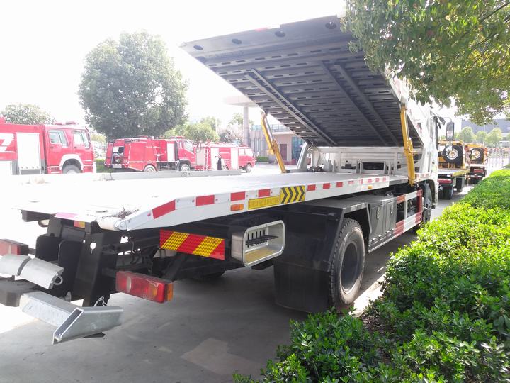 Dongfeng Light Duty العلامة التجارية New Flatbed Wrecker