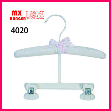 infant clothes hangers, hanger for infant clothes,plastic infant hanger