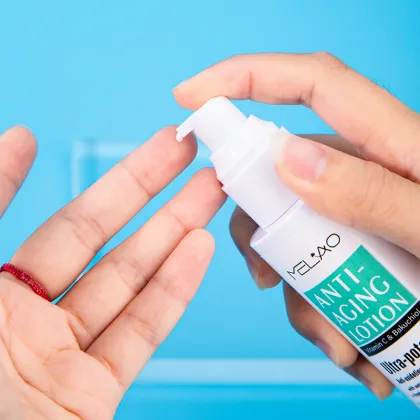 Moisturizing VC psoralen elastic anti-aging lotion