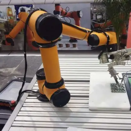 AUBO i3 Collaborative Robot with 6-Axis Arm for Pick and Place Tasks