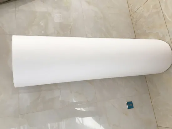 Clothes lined with non-woven fabric