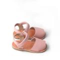 Sandalias cómodas para niña de diseño simple
